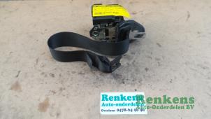 Usagé Insertion ceinture de sécurité arrière gauche Opel Astra G (F67) 1.6 16V Prix € 30,00 Règlement à la marge proposé par Renkens Auto-Onderdelen B.V.