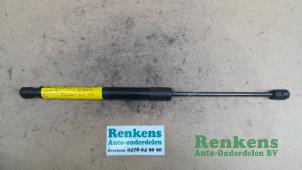 Used Rear gas strut, right Volkswagen Golf VI (5K1) 1.4 16V Price € 12,00 Margin scheme offered by Renkens Auto-Onderdelen B.V.