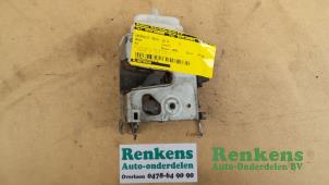 Gebrauchte Türschlossmechanik 2-türig rechts Audi A3 Preis € 30,00 Margenregelung angeboten von Renkens Auto-Onderdelen B.V.