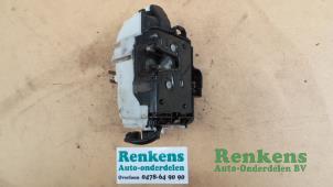 Used Door lock mechanism 2-door, right Seat Ibiza Price € 30,00 Margin scheme offered by Renkens Auto-Onderdelen B.V.