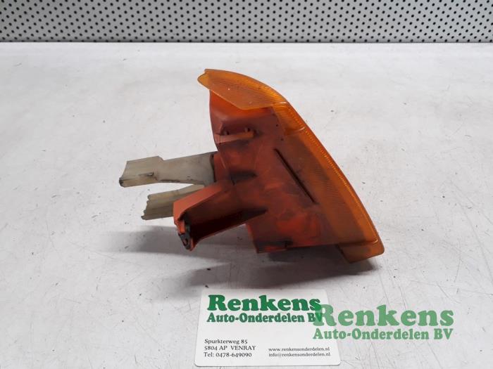 Richtungsanzeiger links van een Opel Kadett E (33/34/43/44) 1.4 i L,LS,GL 1990