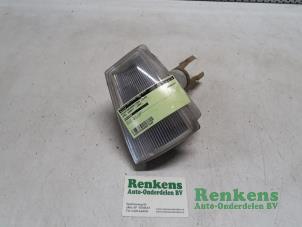 Używane Kierunkowskaz lewy Opel Kadett E (33/34/43/44) 2.0 GSi Cena € 12,50 Procedura marży oferowane przez Renkens Auto-Onderdelen B.V.