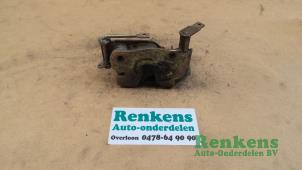 Używane Mechanizm blokady drzwi prawych wersja 2-drzwiowa Opel Kadett Cena € 25,00 Procedura marży oferowane przez Renkens Auto-Onderdelen B.V.