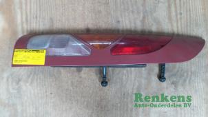 Używane Tylne swiatlo pozycyjne prawe Renault Kangoo Cena € 20,00 Procedura marży oferowane przez Renkens Auto-Onderdelen B.V.