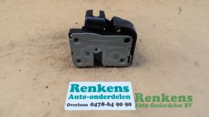 Used Door lock mechanism 2-door, left Renault Clio Price € 25,00 Margin scheme offered by Renkens Auto-Onderdelen B.V.