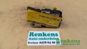 Used Door lock mechanism 2-door, left Renault Clio Price € 20,00 Margin scheme offered by Renkens Auto-Onderdelen B.V.