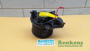 Usados Motor de ventilador de calefactor Renault Megane Precio € 35,00 Norma de margen ofrecido por Renkens Auto-Onderdelen B.V.