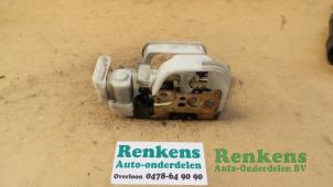 Used Door lock mechanism 2-door, right Fiat Punto Price € 20,00 Margin scheme offered by Renkens Auto-Onderdelen B.V.