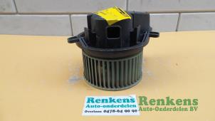 Usados Motor de ventilador de calefactor Renault Megane Precio € 30,00 Norma de margen ofrecido por Renkens Auto-Onderdelen B.V.
