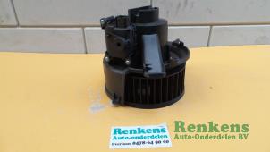 Usagé Ventilateur chauffage Opel Zafira Prix € 40,00 Règlement à la marge proposé par Renkens Auto-Onderdelen B.V.