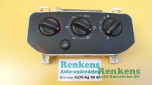 Używane Panel sterowania nagrzewnicy Renault Clio Cena € 30,00 Procedura marży oferowane przez Renkens Auto-Onderdelen B.V.