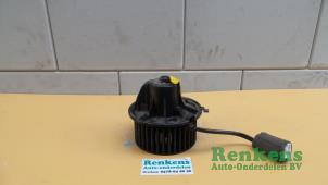 Used Heating and ventilation fan motor Volkswagen Transporter T4 1.9 TD Price € 25,00 Margin scheme offered by Renkens Auto-Onderdelen B.V.