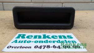 Usagé Affichage intérieur Opel Kadett E (33/34/43/44) 2.0 GSi Prix € 15,00 Règlement à la marge proposé par Renkens Auto-Onderdelen B.V.