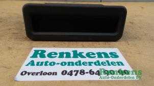 Używane Wyswietlacz wewnetrzny Opel Kadett E (33/34/43/44) 2.0 GSi 16V Cena € 15,00 Procedura marży oferowane przez Renkens Auto-Onderdelen B.V.