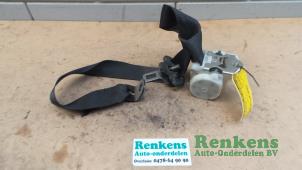 Usagé Ceinture arrière droit Opel Vectra C GTS 1.8 16V Prix € 40,00 Règlement à la marge proposé par Renkens Auto-Onderdelen B.V.