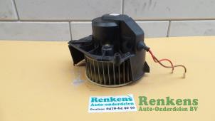 Usagé Moteur de ventilation chauffage Opel Omega B (25/26/27) 2.2 DTI 16V Prix € 35,00 Règlement à la marge proposé par Renkens Auto-Onderdelen B.V.