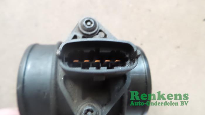 Gebrauchte Luftmassenmesser Opel Omega B (25/26/27) 2.2 DTI 16V Preis € 20,00 Margenregelung angeboten von Renkens Auto-Onderdelen B.V.