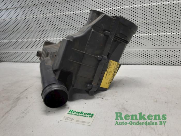 Air box from a Volkswagen Touran (1T1/T2) 2.0 TDI 16V 140 2005