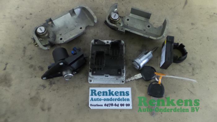 Used Engine management computer Opel Corsa B (73/78/79) 1.2i 16V Price € 125,00 Margin scheme offered by Renkens Auto-Onderdelen B.V.