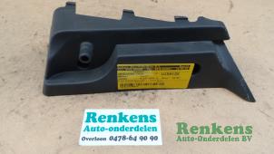 Used Parcel shelf bracket Renault Twingo II (CN) 1.2 16V Price € 10,00 Margin scheme offered by Renkens Auto-Onderdelen B.V.