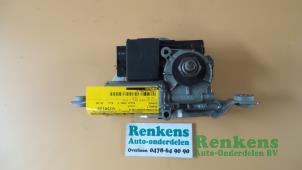 Gebrauchte Scheibenwischermotor hinten Renault Espace (JE) 3.0i V6 24V Preis € 15,00 Margenregelung angeboten von Renkens Auto-Onderdelen B.V.
