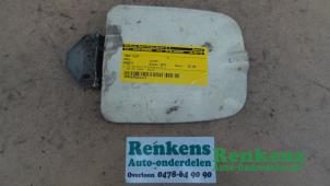Używane Pokrywa wlewu paliwa Opel Kadett B 1.1 Rallye Cena € 15,00 Procedura marży oferowane przez Renkens Auto-Onderdelen B.V.