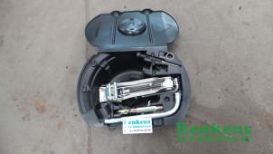 Gebrauchte Werkzeugsatz Skoda Fabia (6Y2) 1.4i Preis € 30,00 Margenregelung angeboten von Renkens Auto-Onderdelen B.V.