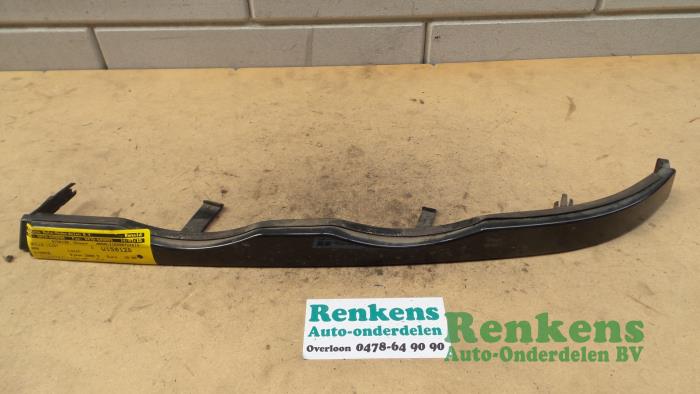Grille strip from a BMW 3 serie (E46/4) 318i 2000
