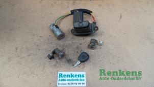 Gebrauchte Schlossset Zylinder (komplett) Renault Megane Preis € 50,00 Margenregelung angeboten von Renkens Auto-Onderdelen B.V.