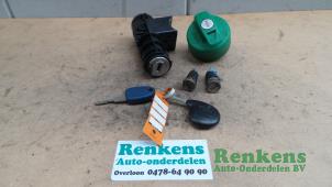 Used Set of cylinder locks (complete) Fiat Bravo Price € 40,00 Margin scheme offered by Renkens Auto-Onderdelen B.V.