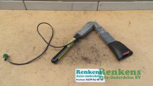 Usagé Tendeur de ceinture gauche Opel Vectra Prix € 20,00 Règlement à la marge proposé par Renkens Auto-Onderdelen B.V.