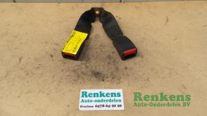 Usagé Insertion ceinture de sécurité arrière centre Opel Astra Prix € 15,00 Règlement à la marge proposé par Renkens Auto-Onderdelen B.V.