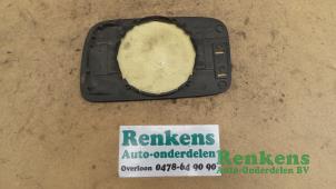 Usagé Glace rétroviseur droit Volkswagen Golf Prix € 10,00 Règlement à la marge proposé par Renkens Auto-Onderdelen B.V.