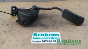 Usados Acelerador Renault Trafic New (JL) 2.0 dCi 16V 115 Precio € 50,00 Norma de margen ofrecido por Renkens Auto-Onderdelen B.V.