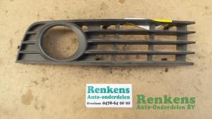Used Bumper grille Audi A4 Avant (B6) 1.9 TDI 100 Price € 10,00 Margin scheme offered by Renkens Auto-Onderdelen B.V.
