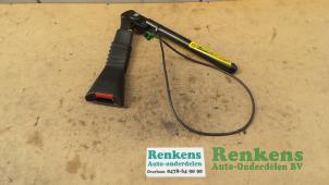 Usagé Tendeur de ceinture droit Opel Astra G (F08/48) 1.6 Prix € 25,00 Règlement à la marge proposé par Renkens Auto-Onderdelen B.V.