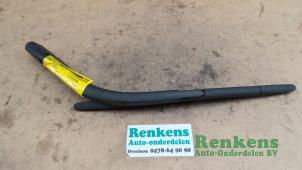 Used Rear wiper arm Dacia Logan MCV (KS) 1.6 16V Price € 15,00 Margin scheme offered by Renkens Auto-Onderdelen B.V.