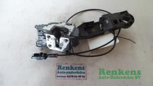 Used Door lock mechanism 2-door, right Renault Clio III (BR/CR) 1.2 16V 75 Price € 40,00 Margin scheme offered by Renkens Auto-Onderdelen B.V.