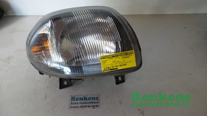 Używane Reflektor prawy Renault Clio II Societe (SB) 1.9D Cena € 20,00 Procedura marży oferowane przez Renkens Auto-Onderdelen B.V.