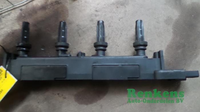 Gebrauchte Zündspule Peugeot 406 Coupé (8C) 2.0 16V Preis € 30,00 Margenregelung angeboten von Renkens Auto-Onderdelen B.V.