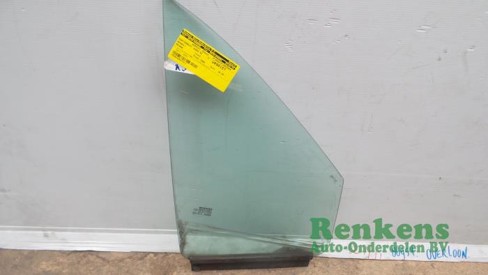 Usados Ventanilla triangular derecha delante Renault Megane (EA) 1.6i Precio € 25,00 Norma de margen ofrecido por Renkens Auto-Onderdelen B.V.