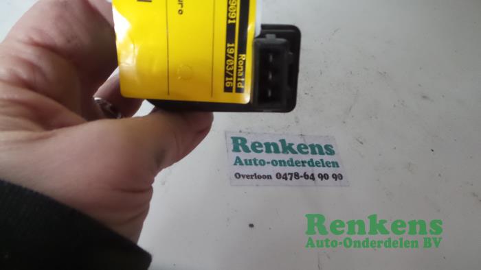Używane Silnik reflektora Volkswagen Caddy Cena € 10,00 Procedura marży oferowane przez Renkens Auto-Onderdelen B.V.