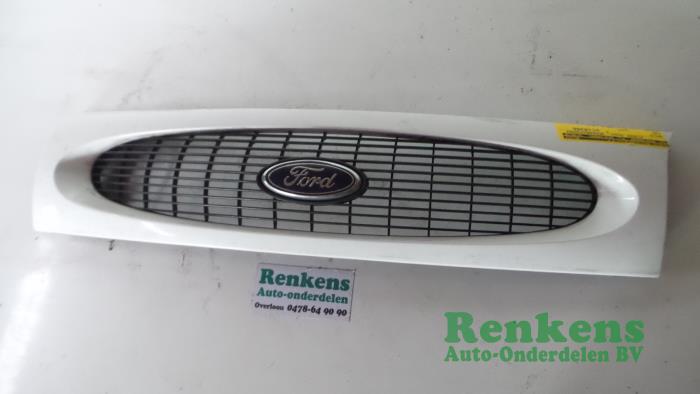 Używane Grill Ford Courier (J3/5) 1.8 D Cena € 15,00 Procedura marży oferowane przez Renkens Auto-Onderdelen B.V.