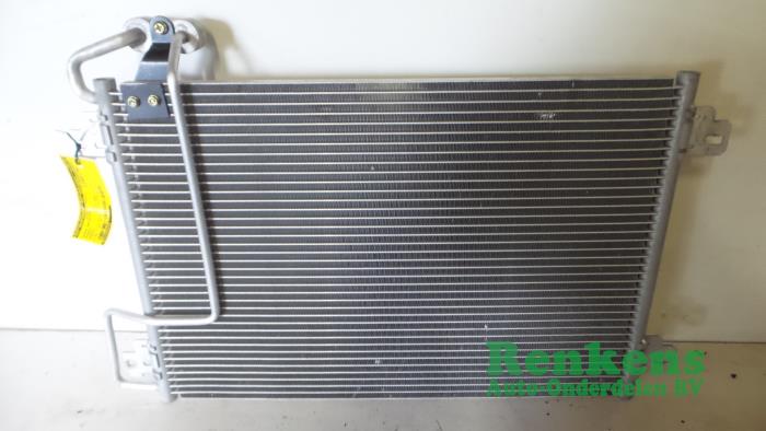 Usagé Radiateur clim Renault Scénic I (JA) 1.6 16V Prix € 40,00 Règlement à la marge proposé par Renkens Auto-Onderdelen B.V.