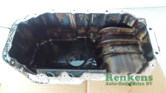 Gebrauchte Ölwanne Volkswagen Golf IV (1J1) 1.4 16V Preis € 35,00 Margenregelung angeboten von Renkens Auto-Onderdelen B.V.