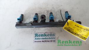 Used Fuel injector nozzle Fiat Punto II (188) 1.2 16V 5-Drs. Price € 40,00 Margin scheme offered by Renkens Auto-Onderdelen B.V.