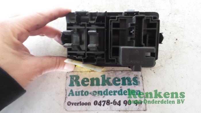 AIH headlight switch from a Renault Clio III (BR/CR) 1.2 16V 75 2007