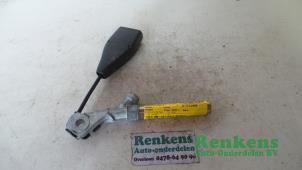 Usagé Tendeur de ceinture droit Renault Twingo (C06) 1.2 Prix € 20,00 Règlement à la marge proposé par Renkens Auto-Onderdelen B.V.