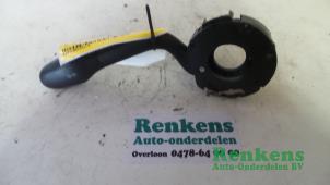 Usagé Commutateur feu clignotant Volkswagen Polo III (6N1) 1.6i 75 Prix € 15,00 Règlement à la marge proposé par Renkens Auto-Onderdelen B.V.