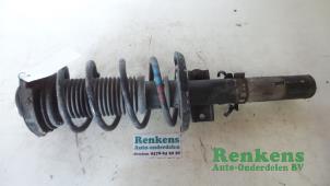 Used Front shock absorber rod, right Volkswagen Fox (5Z) 1.2 Price € 40,00 Margin scheme offered by Renkens Auto-Onderdelen B.V.